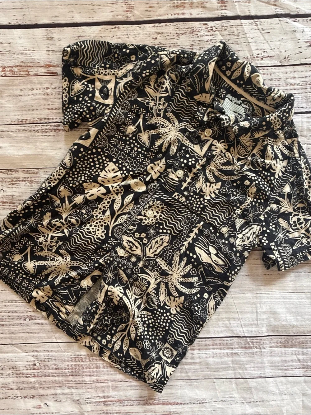 Cat & Jack Boys Hawaiian Print Leaf Pattern Sjze Small 6/7